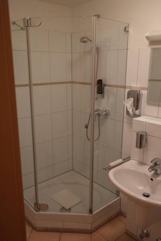 Hotel Jahnhaus Langenfeld  Habitación foto